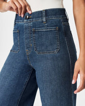 Load image into Gallery viewer, 👖Tummy Control Cropped Wide-Leg Jeans
