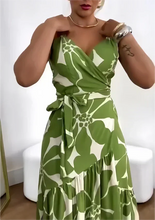 Load image into Gallery viewer, 🏖️Summer Hot Sale 50% OFF🌼Women's Casual Resort Print Gathered Tunic Dress
